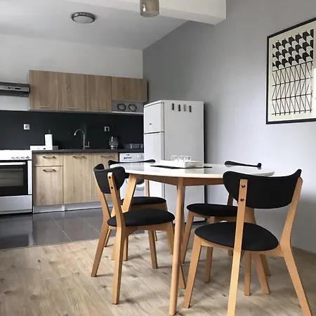 Διαμέρισμα Adi *