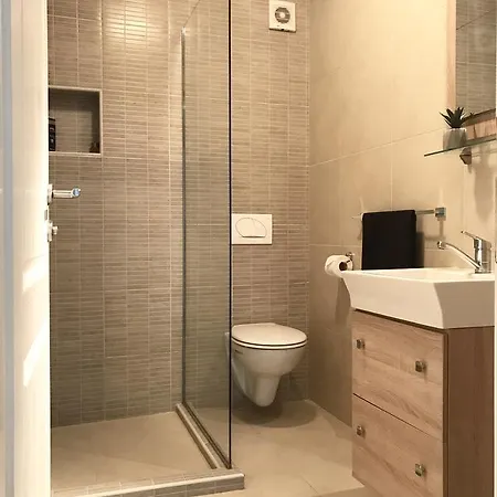 Διαμέρισμα Adi *